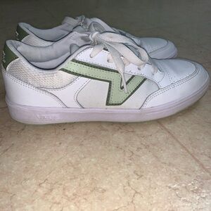 Vans Comfycush
(US Womens 7.5; US mens 6)
